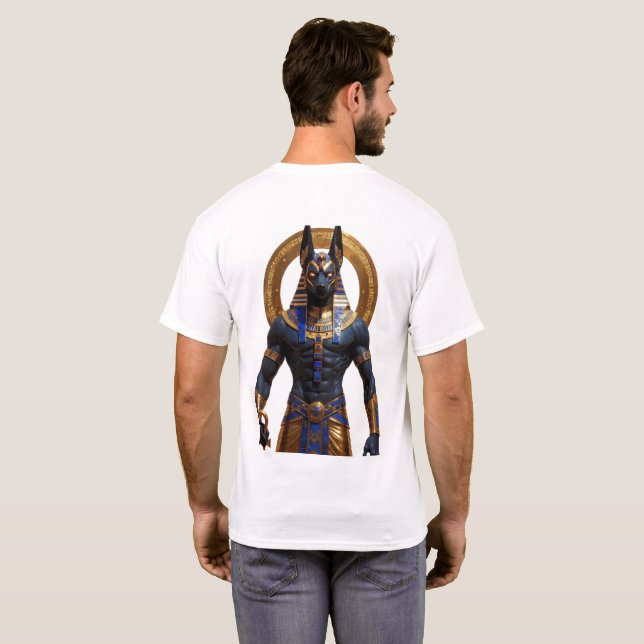 T-shirt Egyptian God Anubis – Muscular Full Figure Holding (Dos entier)