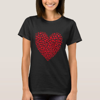 T-shirt élégant avec un coeur de petits coeurs