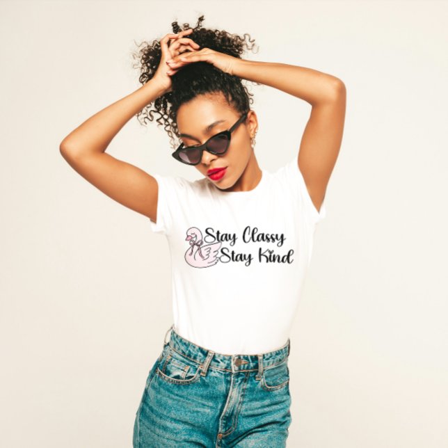 T-shirt Élégant "Restez Classique" (Créateur téléchargé)
