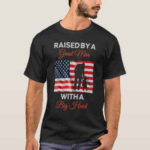 T-shirt Élevé Par Un Grand Homme Avec Un Grand Père Coeur