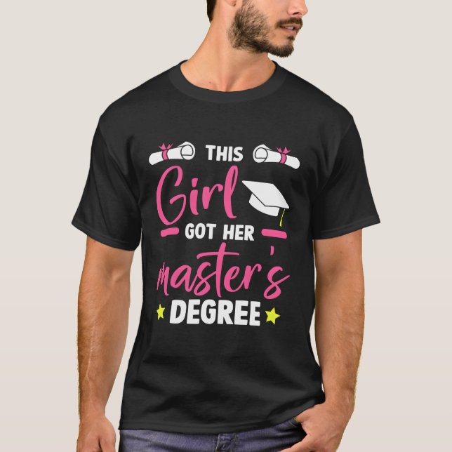 T-shirt Elle A Obtenu Son Diplôme De Maîtrise (Devant)
