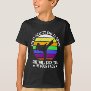 T-shirt Elle Est Beauté Elle Est Grace Elle Va Te Tuer Kar