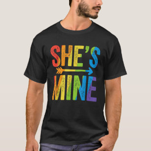 T-shirt Elle est Mine Lesbian Pride T Shirt LGBT Mariée Ma