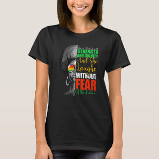 T-shirt Elle Est Vêtue Force Dignité Rire Sans Fea