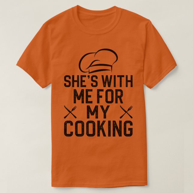T-shirt Elle m'accompagne pour ma cuisine 1 (Design devant)
