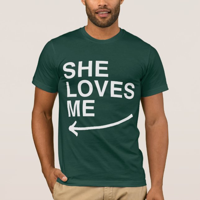 T-shirt Elle m'aime (gauche) - .png (Devant)