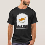 T-shirt Emblème du drapeau de Chypre Vintage<br><div class="desc">emblème en détresse de Chypre arborant le drapeau et les armoiries.</div>