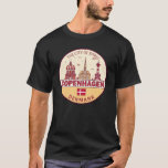 T-shirt Emblème Skyline de Copenhague Danemark City<br><div class="desc">Design d'art minimaliste et coloré de Copenhague avec monuments et monuments de la ville au Danemark.</div>