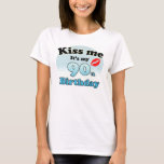 T-shirt Embrasse-moi c'est mon 90e anniversaire<br><div class="desc">Chemise Leuk met de tekst : kus me het est mijn 90e verjaardag. een kus est afgebeeld met rode lippenstift. Verder zijn de kleuren zwart en blauw. Leuk om rendu an iemand the geven die negentig 90 est geworden,  de voor jezelf om te laten zien dat je jarig plié.</div>