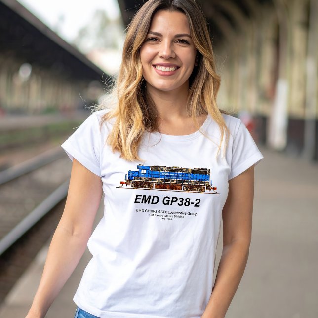 T-shirt EMD GP38-2 Locomotive diesel GATX bleu et blanc (EMD GP38-2 Diesel Locomotive GATX blue and white. Womens Basic T-Shirt)