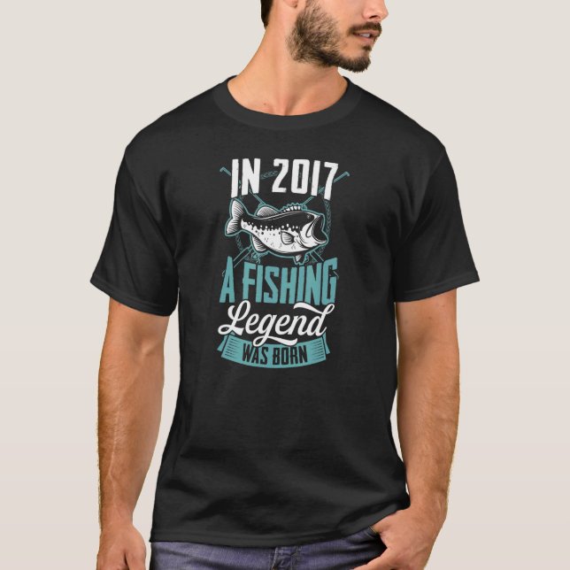 T-shirt En 2017 Une Légende De Pêche A Été Né Bass Anniver (Devant)