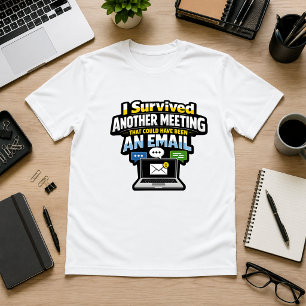 T-shirt En dehors du bureau, dans l'humour de voyage mondi