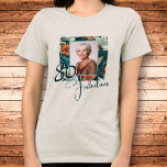 T-shirt En Tri-matière 80 et fabuleux Motif Flower Photo Anniversaire<br><div class="desc">Elégant 80 et Fabulous Flower Motif Birthday Photo Tri-Blend T-Shirt. 80 et texte fabuleux en script tendance et un motif de fleurs élégant et beau. Personnalisez-le avec votre nom et votre photo,  et faites-lui un élégant t-shirt d'anniversaire floral personnalisé.</div>