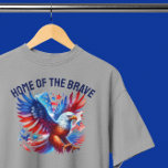 T-shirt En Tri-matière Aigle Patriotique Américain Rouge Blanc Bleu<br><div class="desc">Illustration de l'aigle américain patriotique rouge blanc et bleu.</div>