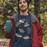 T-shirt En Tri-matière Amateurs d'oiseaux Canada Oies Illustration person<br><div class="desc">Créez un cadeau personnalisé qui conviendra parfaitement aux amateurs d'oiseaux ou créez votre propre souvenir personnalisé. Ce t-shirt graphique personnalisé présente des illustrations de style réaliste de l'oie du Canada en noir et blanc brun. Au milieu des graphiques de ce tee est un endroit pour ajouter votre propre dicton en...</div>