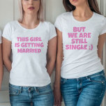 T-shirt En Tri-matière Amusant maillot de femme de chambre<br><div class="desc">Drôle humour photo de bachelorette</div>