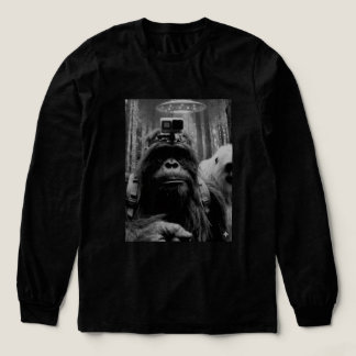 T-shirt En Tri-matière Bigfoot regardant un alien UFO pour campeurs 