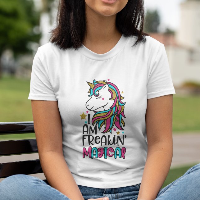 T-shirt En Tri-matière Citation de licorne magique (Magical Unicorn Quote Tri-Blend Shirt)