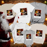 T-shirt En Tri-matière Cool photo personnalisé Vintage 1er Noël<br><div class="desc">Commémorez le premier Noël de votre bébé avec un mélange élégant de nostalgie et de personnalisation dans notre "Cool photo personnalisé Vintage 1er Noël" Chemise Tri-Blend. Cette chemise transforme votre photo de famille préférée en un souvenir inoubliable, parfait pour célébrer le jalon de votre petit. Que vous soyez à la...</div>