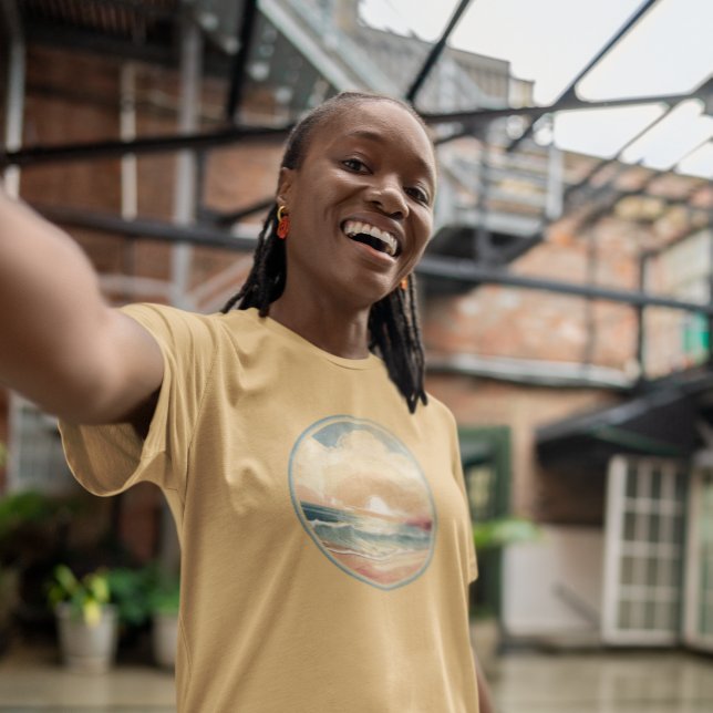 T-shirt En Tri-matière coucher de soleil (This shirt just makes you want to smile! Keep that summer feeling going all year long.)