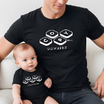 T-shirt En Tri-matière Fête des pères Nom personnalisé Copier Coller Papa<br><div class="desc">Le cadeau parfait pour papa et son mini-moi ! Célébrez le lien incassable entre les papas et leurs petits avec notre design personnalisé de copier-coller de nom. Que ce soit pour papa et son fils ou papa et bébé, ces créations sur mesure sont un moyen sincère de montrer votre appréciation...</div>