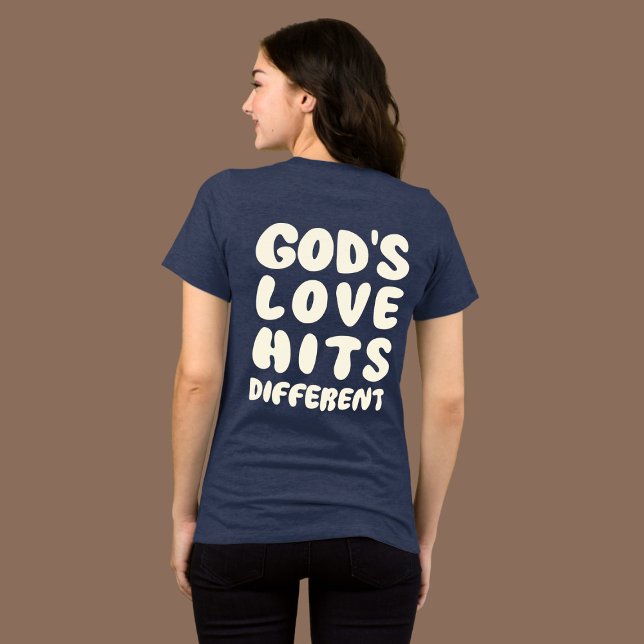 T-shirt En Tri-matière God’s Love Hits Different, Christian Faith (Créateur téléchargé)