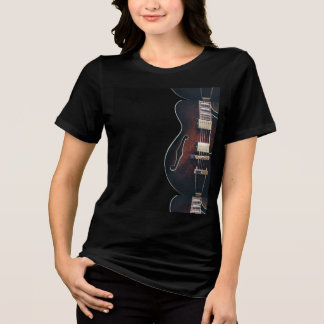 T-shirt En Tri-matière Guitare Électrique Sur Fond Noir