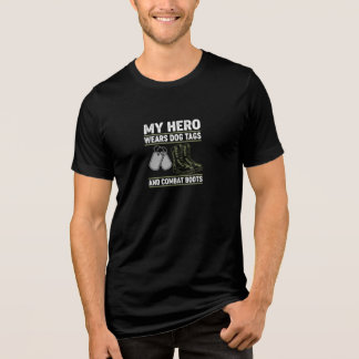 T-shirt En Tri-matière Hero Wears Dog Tags Combat Boots Tee