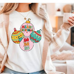 T-shirt En Tri-matière Ho Ho Ho Joyeux Noël Décorations Rétro<br><div class="desc">Ho Ho Joyeux Noël Retri Décorations Festive Holiday Tri-Blend Shirt présente le texte "Joyeux Noël Ho Ho Ho Ho" dans la typographie de script moderne accentuée par les décorations de Noël. Parfait pour les cadeaux de Noël, fêtes de Noël et fêtes de fin d'année, anniversaires et plus encore. Créé par...</div>