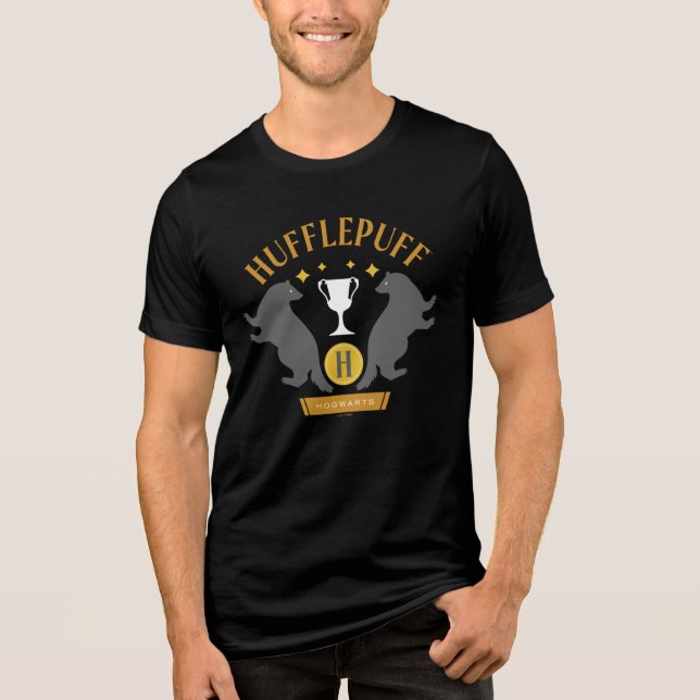 T-shirt En Tri-matière HUFFLEPUFF™ Badger and Cup House Pride Graphic (Recto)
