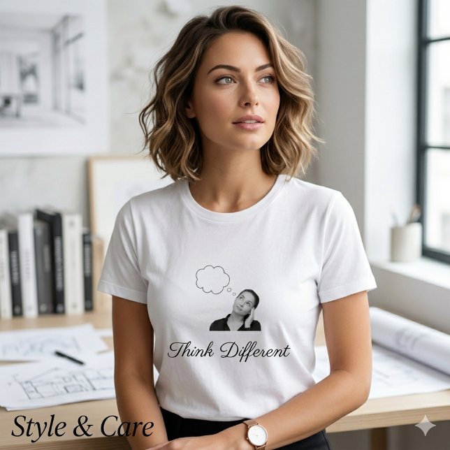 T-shirt En Tri-matière Image graphique du slogan Think Different (Think Different Slogan Image Graphic Tri-Blend Shirt)