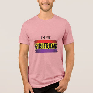T-shirt En Tri-matière Je Suis Sa Petite Amie Arc-en-ciel Fière Vector T-