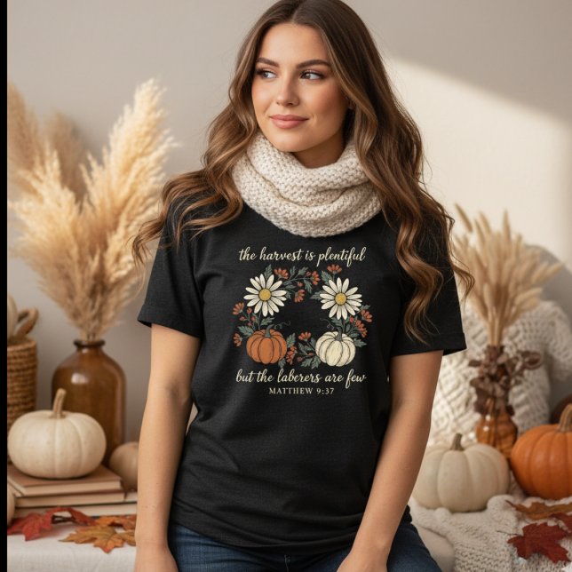 T-shirt En Tri-matière La récolte est abondante | Retro Christian (Faith-filled fall retro Christian design with Matthew 9:37 – perfect for Thanksgiving & harvest.)
