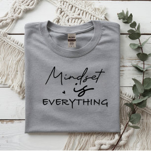 T-shirt En Tri-matière L'état d'esprit est tout, conception de typographi