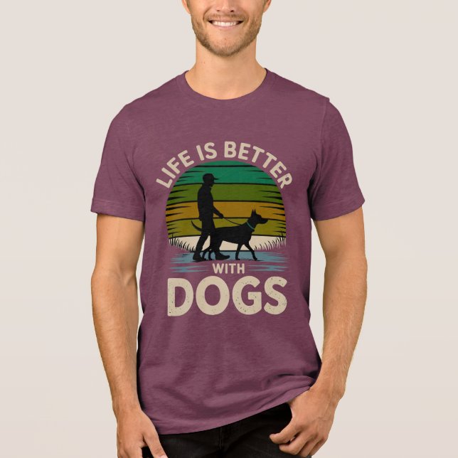 T-shirt En Tri-matière Life Is Better With Dogs Retro Sunset T-Shirt  (Recto)