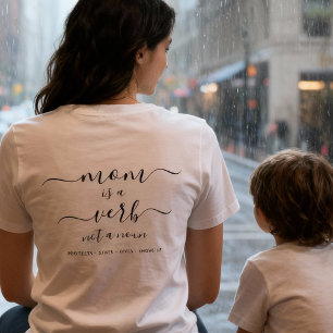 T-shirt En Tri-matière Maman en script noir est un verbe Maman Souvenir