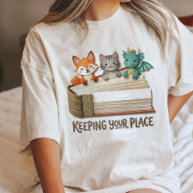 Marque-page d'animaux mignons lisant sur un livre