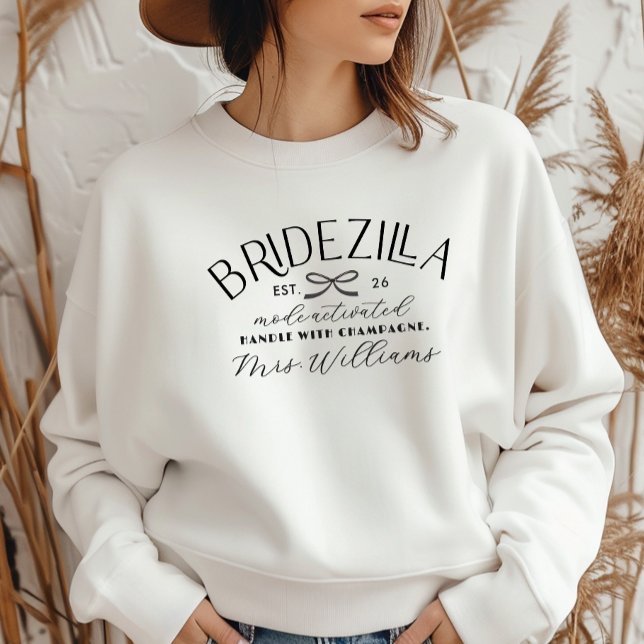 T-shirt En Tri-matière Mode Bridezilla Activé Fête de Fiançailles Drôle (Bride Mode Activated Bridal Bach Party Funny Millennial Bachelorette Party Personalized Outfit)