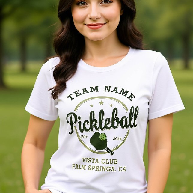 T-shirt En Tri-matière Pickleball Team Club Emblem personnalisé Green (pickleball personalized shirt emblem club team player vintage custom text name green retro)