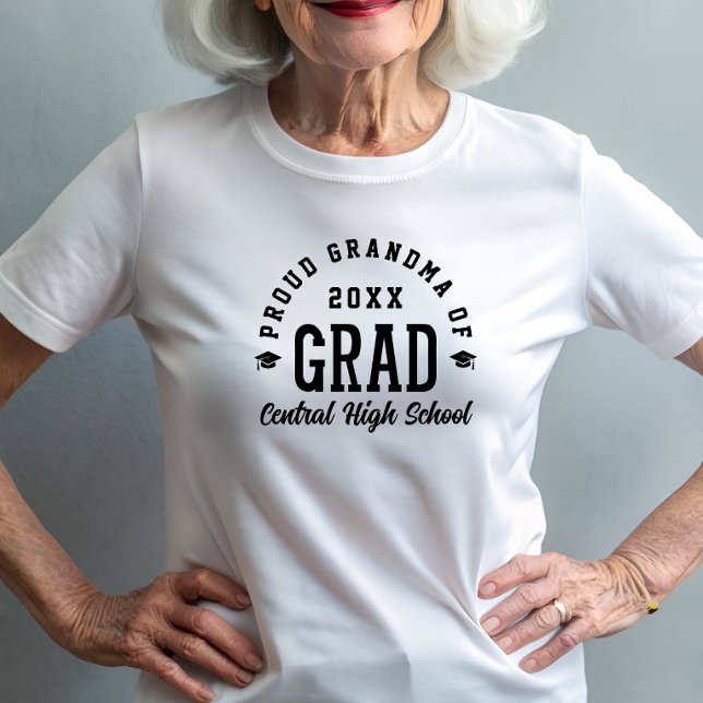 T-shirt En Tri-matière Proud Grandma Grad Varsity Typography Graduation (Créateur téléchargé)