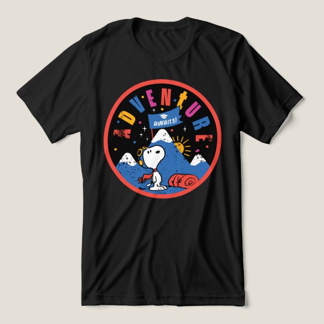 T-shirt En Tri-matière Snoopy Adventure Awaits Graduation Mountain Design (Design Recto)