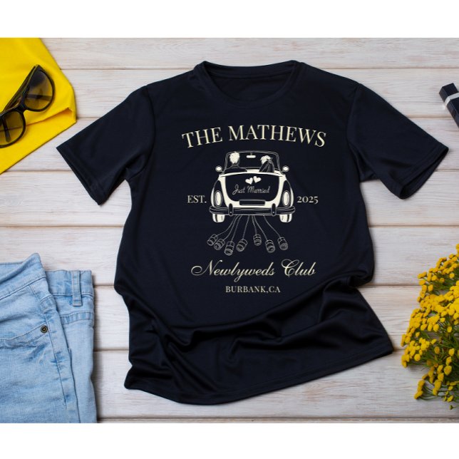 T-shirt En Tri-matière Tout juste mariés Nom personnalisé du couple de ma (Modern just married wedding couple custom name date t-shirt )