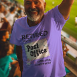 T-shirt En Tri-matière Travailleur de la poste retraité Mailman Funny<br><div class="desc">Conception amusante de retraite pour un travailleur postal. Ce bâillon de mailman moderne dans la typographie moderne dit "Retraité de la Poste chaque heure est une bonne heure". Un cadeau de départ parfait pour votre transporteur de lettres</div>