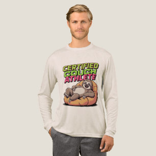 T-shirt En Tri-matière Un homme portant une chemise à manches longues ave