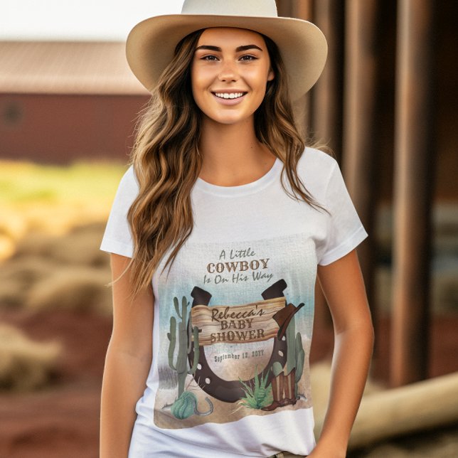 T-shirt En Tri-matière Un petit Baby shower Western Boy Cowboy (Rustic Western Boy Baby Shower T-Shirt -- "A Little Cowboy Is On His Way" Collection)