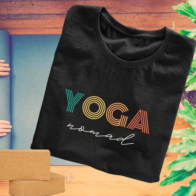 T-shirt En Tri-matière Yoga Nomad Professeur de Yoga Moderne (Créateur téléchargé)