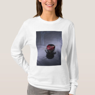 T-shirt Encens brûlant sur la cuvette de pétales