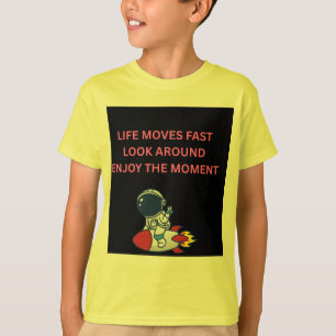 T-Shirt Enfant Fusée Astronaute Life Moves Fast