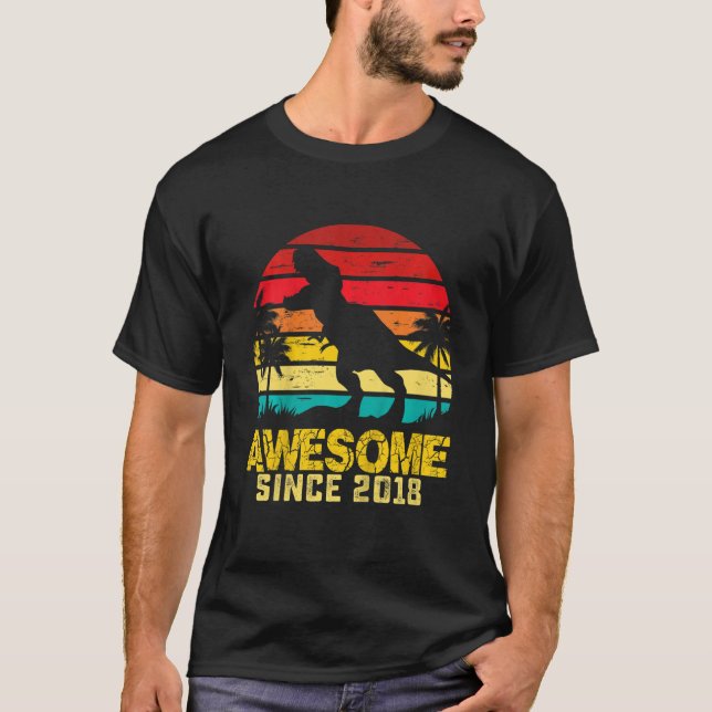 T-shirt Enfants 4e anniversaire Dinosaur Awesome 2018 4 an (Devant)