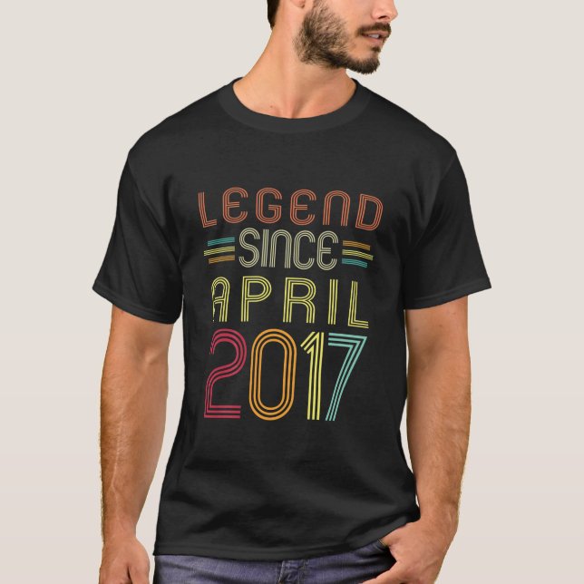 T-shirt Enfants 5 ans Cadeaux - Légende depuis avril 2017  (Devant)